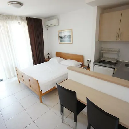 Becici Sunset Apartment *